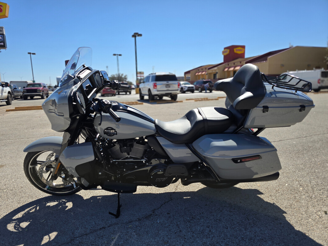 2025 Harley-Davidson Street Glide Ultra - Photo 5