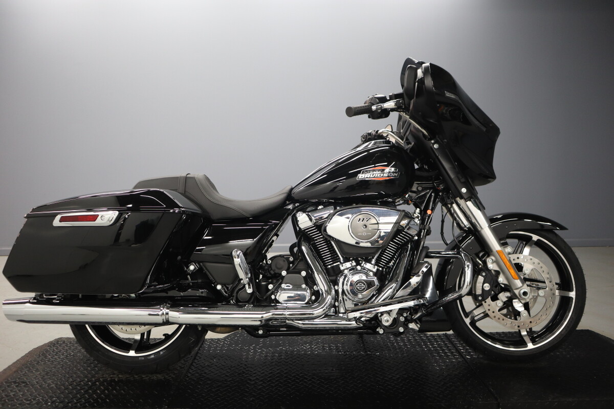 2025 Harley-Davidson Street Glide FLHX