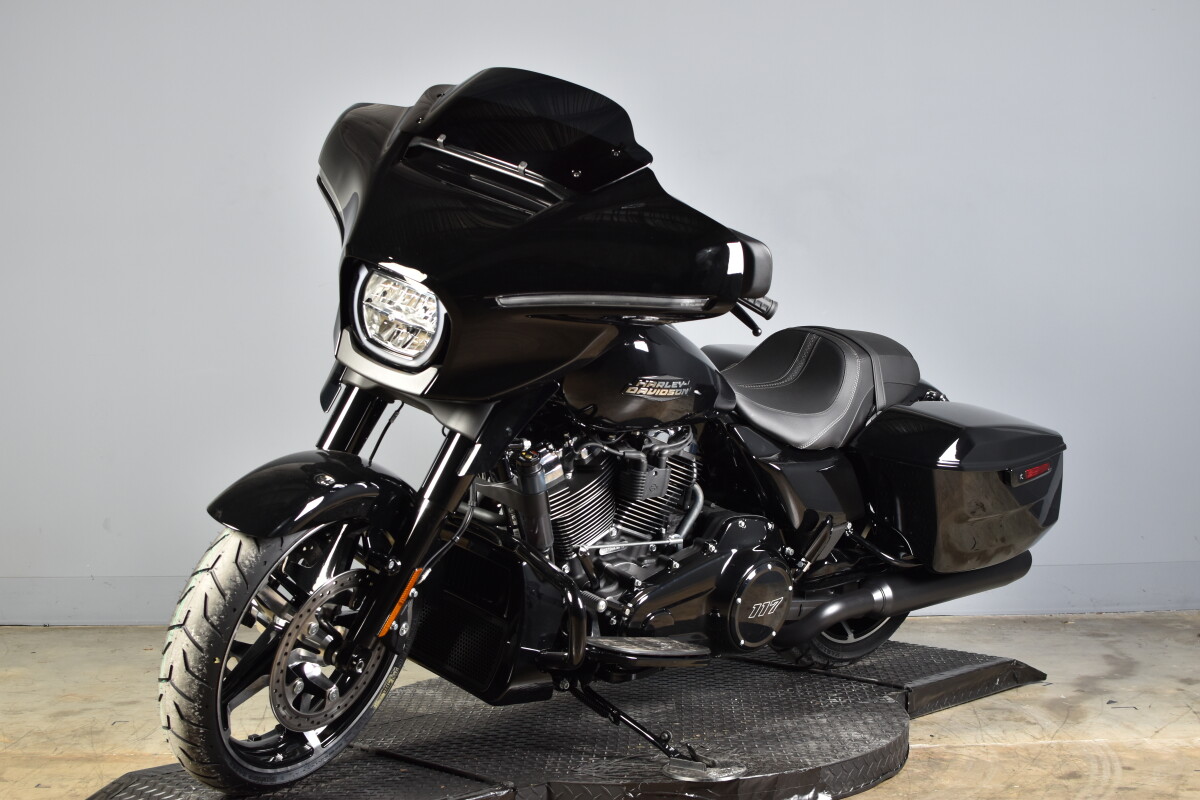 2025 Harley-Davidson Street Glide FLHX - Photo 4