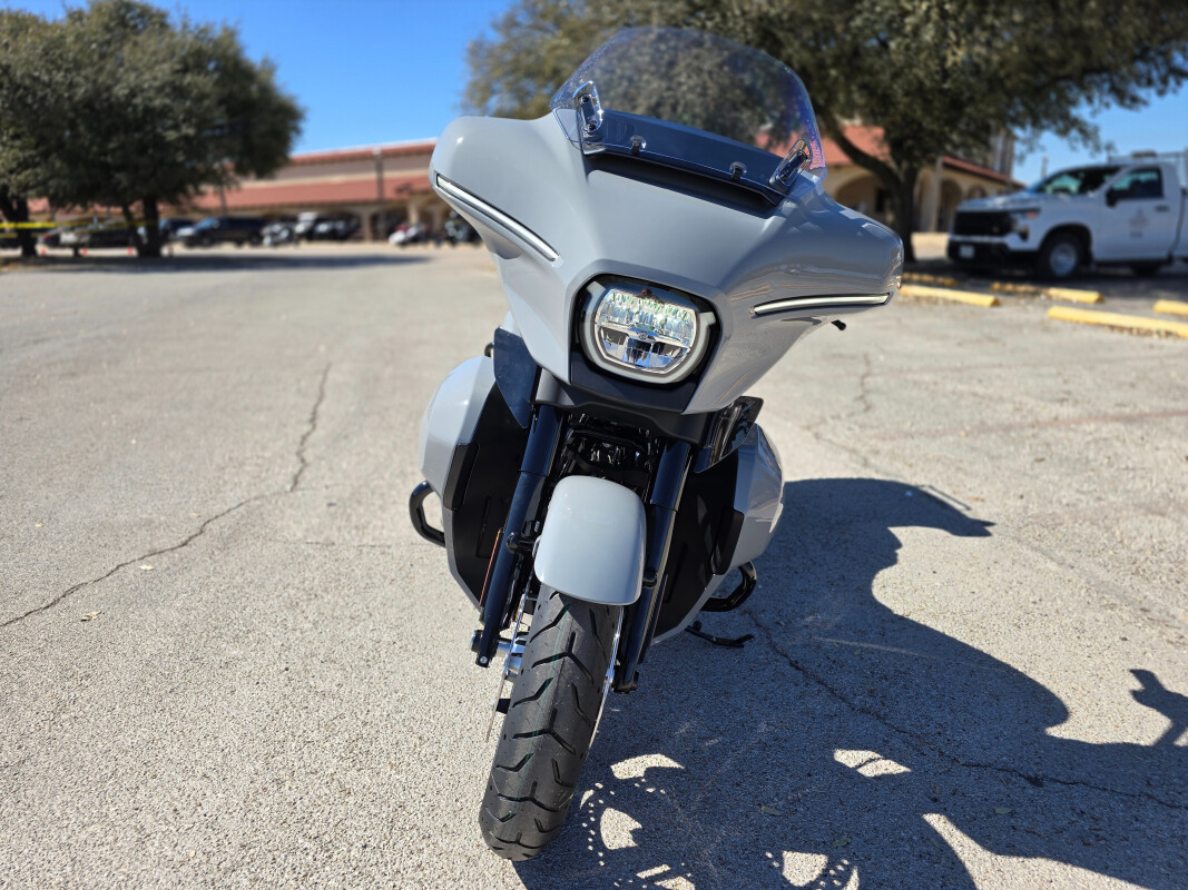 2025 Harley-Davidson Street Glide Ultra - Photo 3