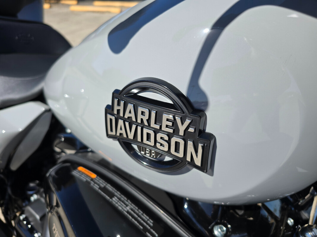2025 Harley-Davidson Street Glide Ultra - Photo 10