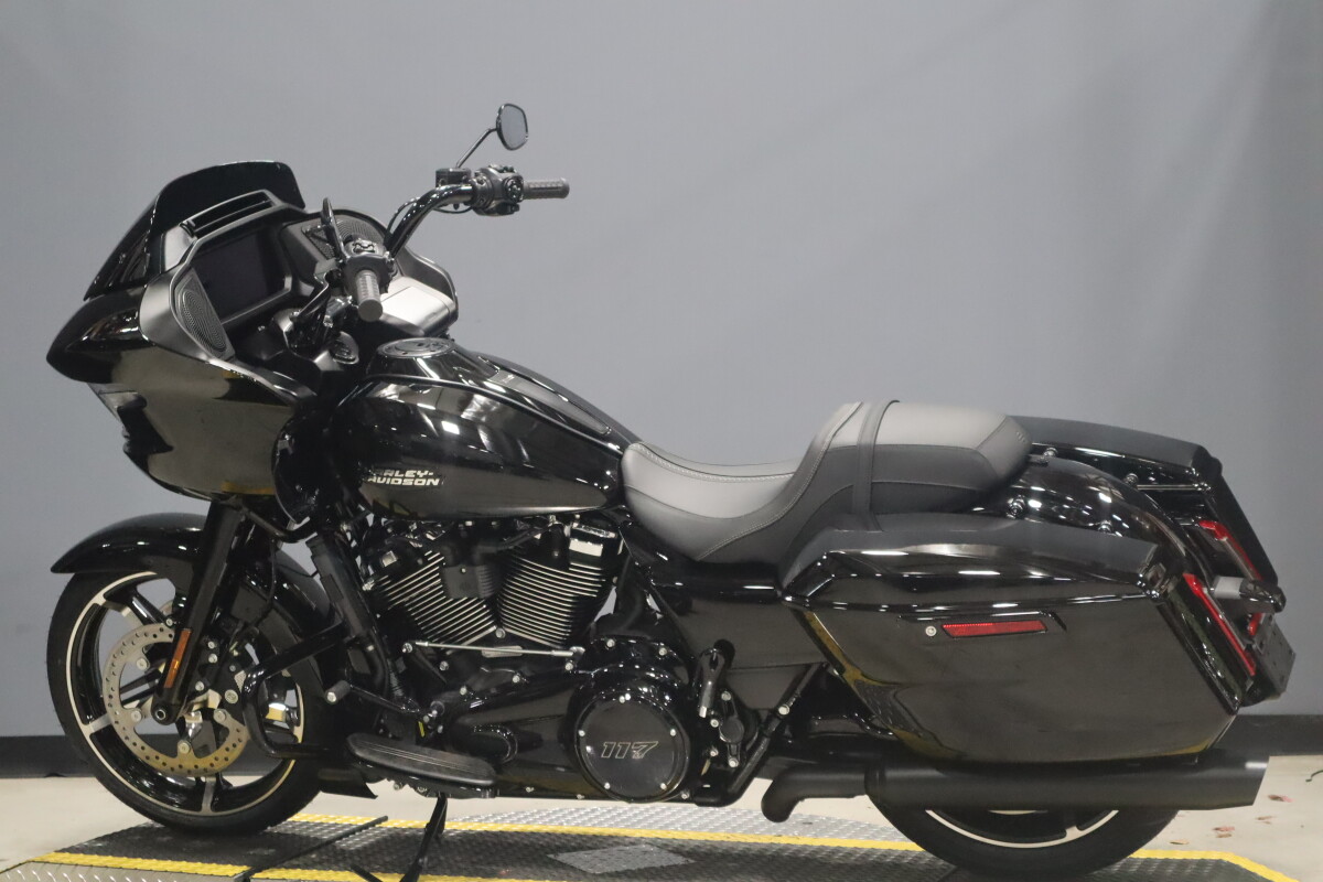2025 Harley-Davidson Road Glide FLTRX - Photo 9