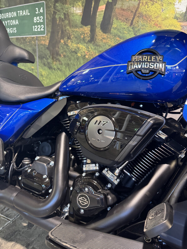 2025 Harley-Davidson Street Glide Ultra - Photo 2