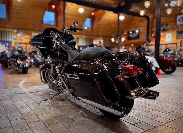 2024 Police Road Glide Vivid Black - Photo 9