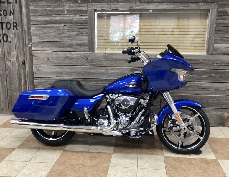 2025 Harley-Davidson<sup>®</sup> Road Glide® Blue Burst