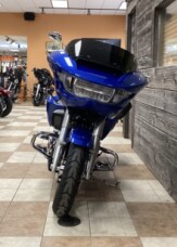 2025 Harley-Davidson<sup>®</sup> Road Glide® Blue Burst thumb 3