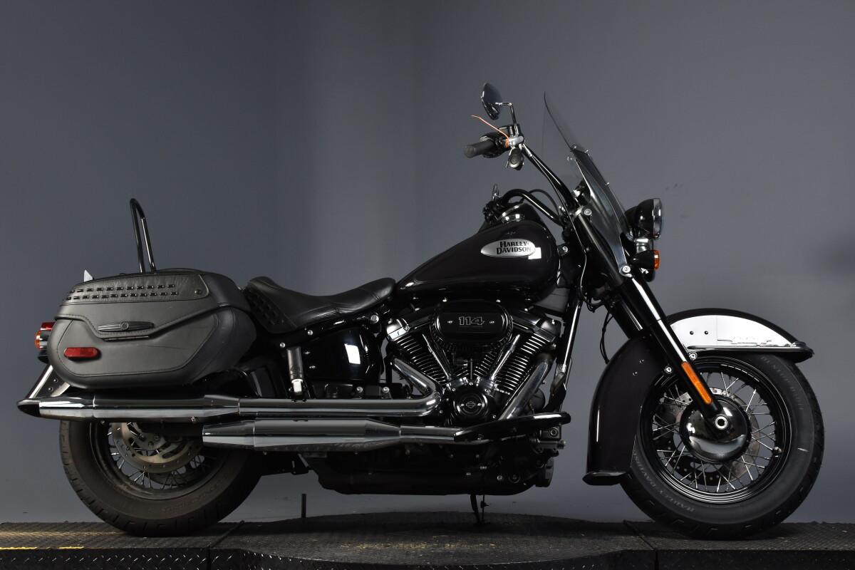 Harley-Davidson Softail トレーナー XL 黒 Harley-Davidson Softail Standard 2020 new motorcycle at