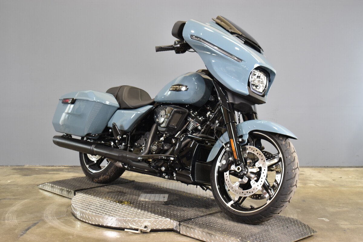 2024 Harley-Davidson Street Glide FLHX - Photo 2