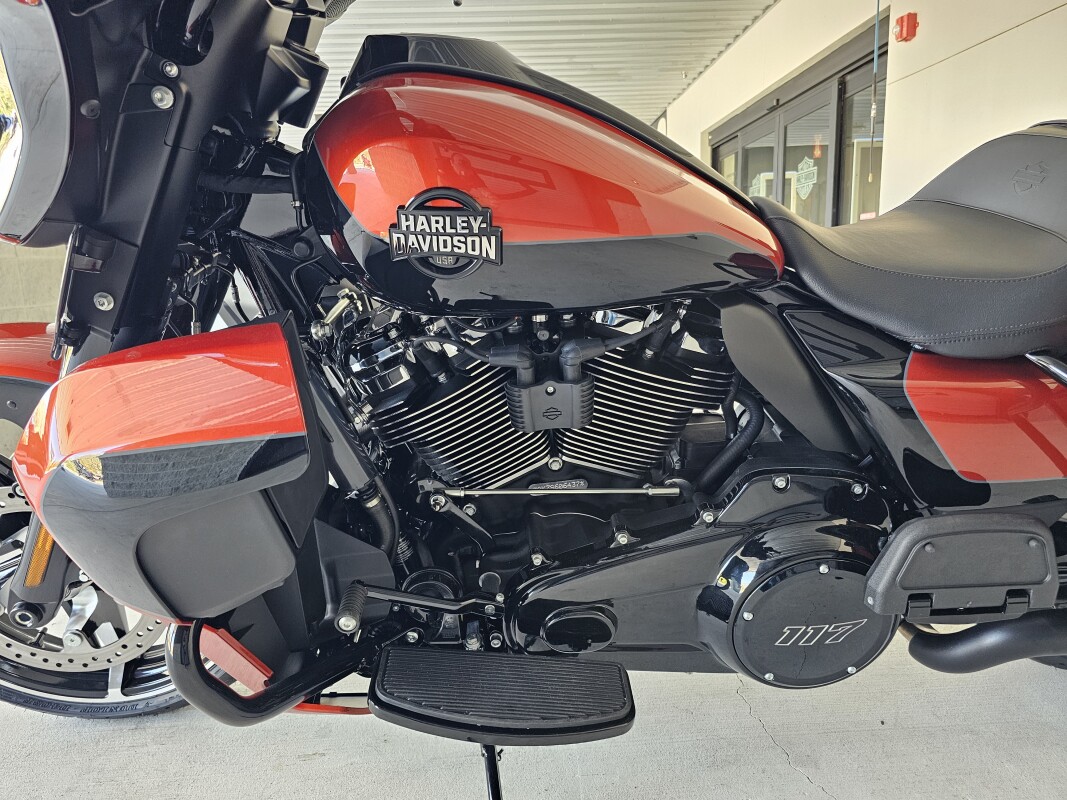 2025 Harley-Davidson Street Glide - Photo 8