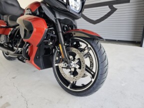 2025 Harley-Davidson<sup>®</sup> Street Glide® thumb 1