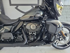 2025 Harley-Davidson<sup>®</sup> Street Glide® thumb 3