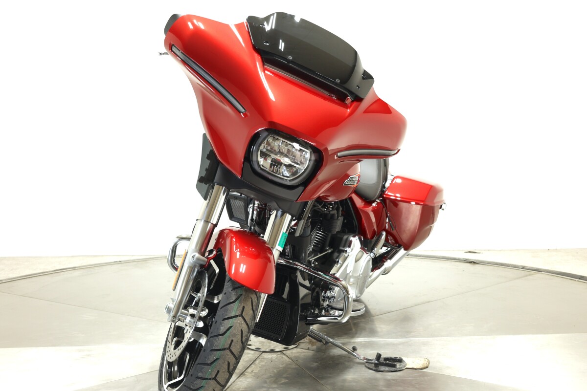 2025 Harley-Davidson FLHX Street Glide in Brilliant Red - Photo 4
