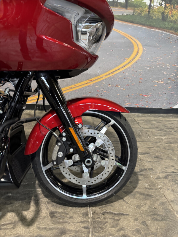 2025 Harley-Davidson Road Glide - Photo 5