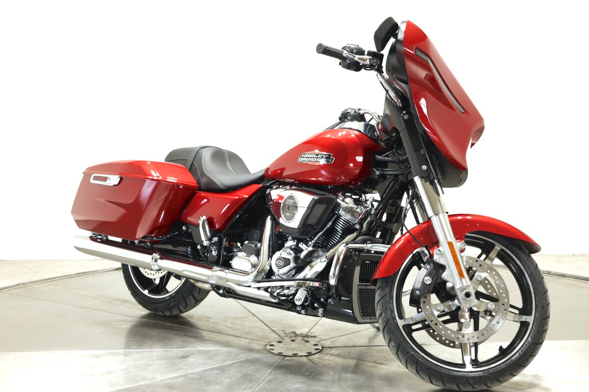 2025 Harley-Davidson FLHX Street Glide in Brilliant Red - Photo 2