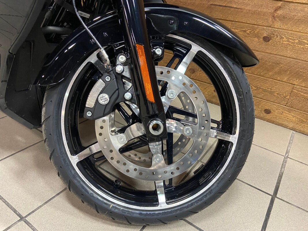 2025 Harley-Davidson Street Glide Ultra Vivid Black FLHXU - Photo 4