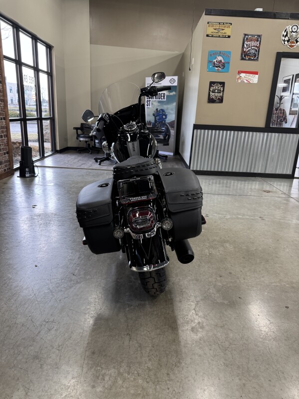 2025 Harley-Davidson Heritage Classic FLHC - Photo 3