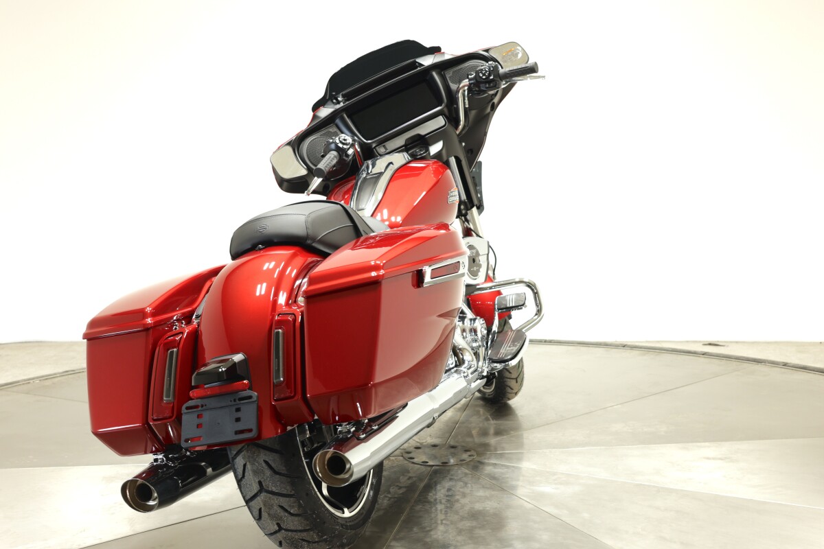 2025 Harley-Davidson FLHX Street Glide in Brilliant Red - Photo 10