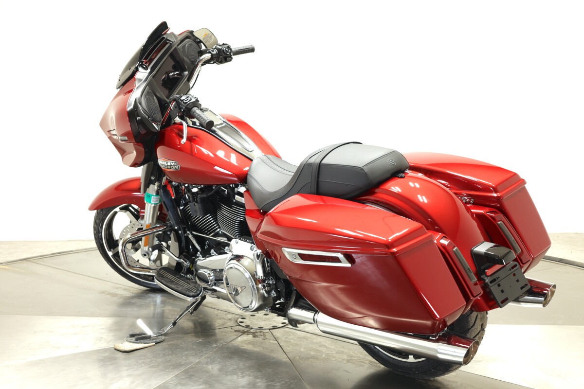 2025 Harley-Davidson FLHX Street Glide in Brilliant Red - Photo 8