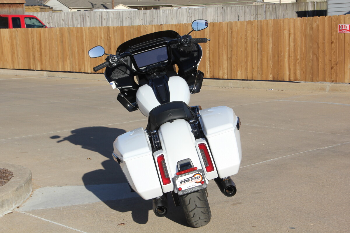 2025 Harley-Davidson Road Glide White Onyx Pearl - Black Finish - Photo 9