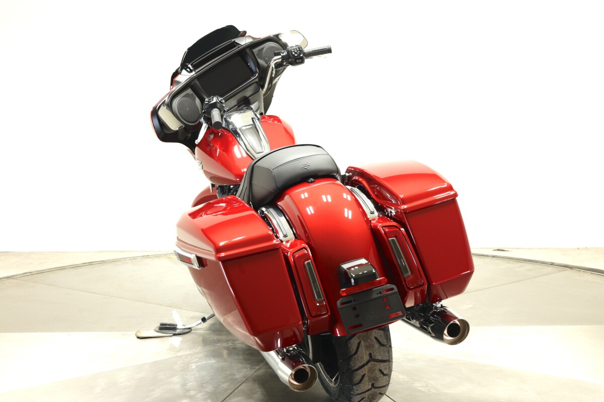 2025 Harley-Davidson FLHX Street Glide in Brilliant Red - Photo 9