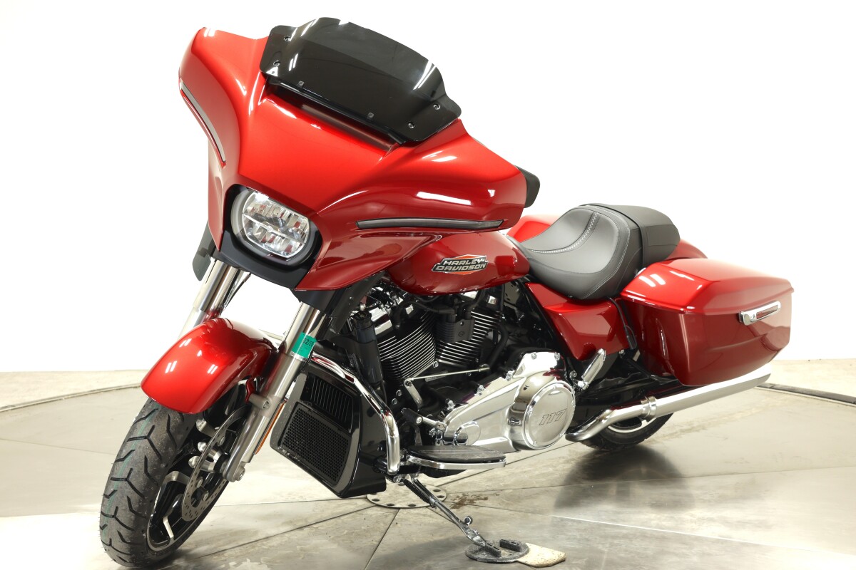 2025 Harley-Davidson FLHX Street Glide in Brilliant Red - Photo 5