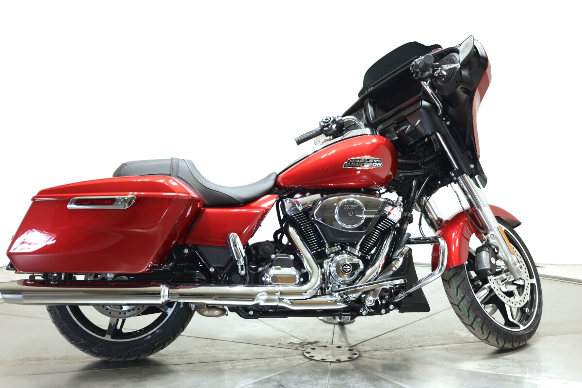 2025 Harley-Davidson FLHX Street Glide in Brilliant Red