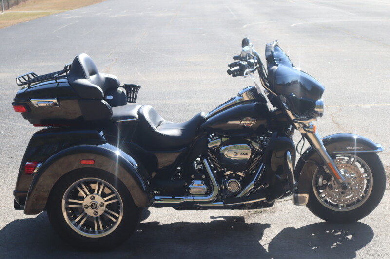 2022 Harley-Davidson® Tri Glide® Ultra FLHTCUTG