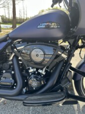 2025 Harley-Davidson<sup>®</sup> Road Glide® thumb 2