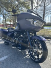 2025 Harley-Davidson<sup>®</sup> Road Glide® thumb 3