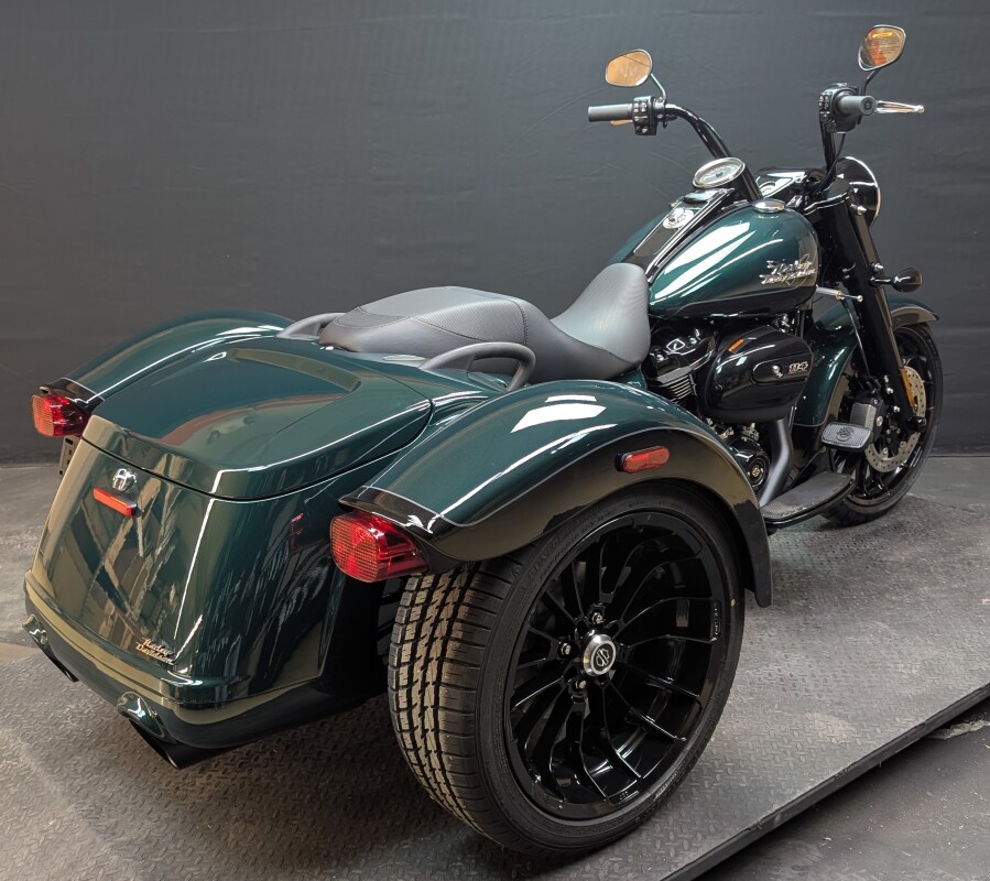 Harley-Davidson Freewheeler 2024 FLRT ALPINE GRN/ BLK - Photo 9