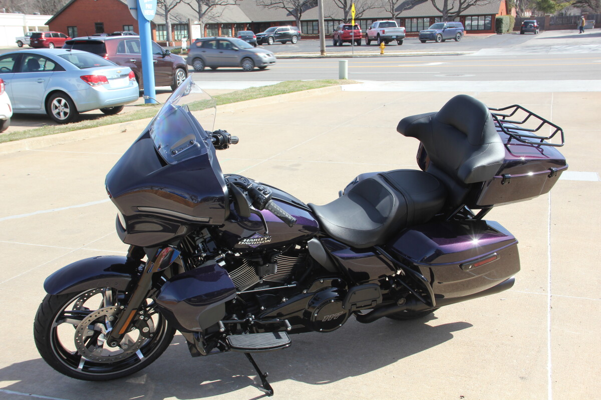 2025 Harley-Davidson Street Glide Ultra Mystic Shift - Black Finish - Photo 6