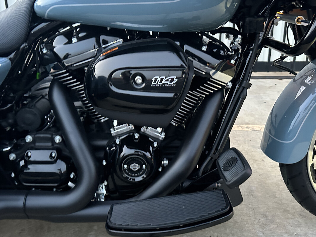 Harley-Davidson Road Glide 3 2024 FLTRT 84564434 SHARKSKIN W/ PINSTRIPE - Photo 8