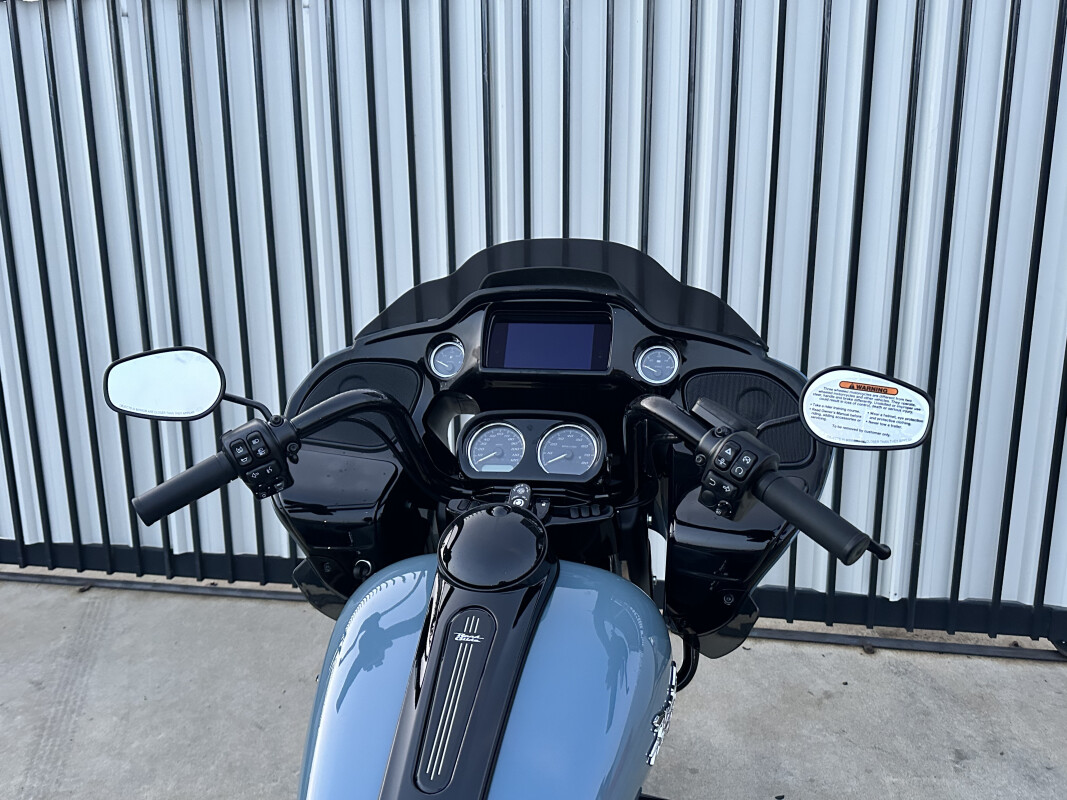 Harley-Davidson Road Glide 3 2024 FLTRT 84564434 SHARKSKIN W/ PINSTRIPE - Photo 3