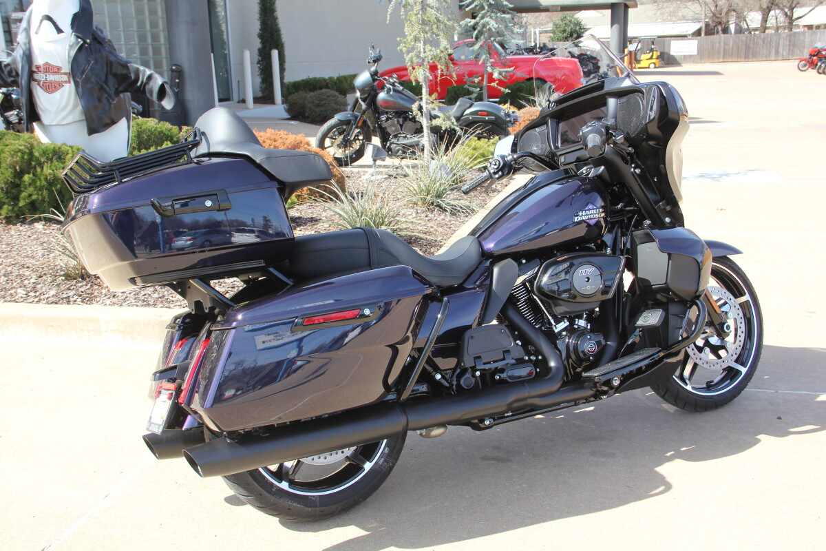 2025 Harley-Davidson Street Glide Ultra Mystic Shift - Black Finish - Photo 5