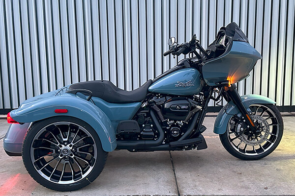 Harley-Davidson Road Glide 3 2024 FLTRT 84564434 SHARKSKIN W/ PINSTRIPE