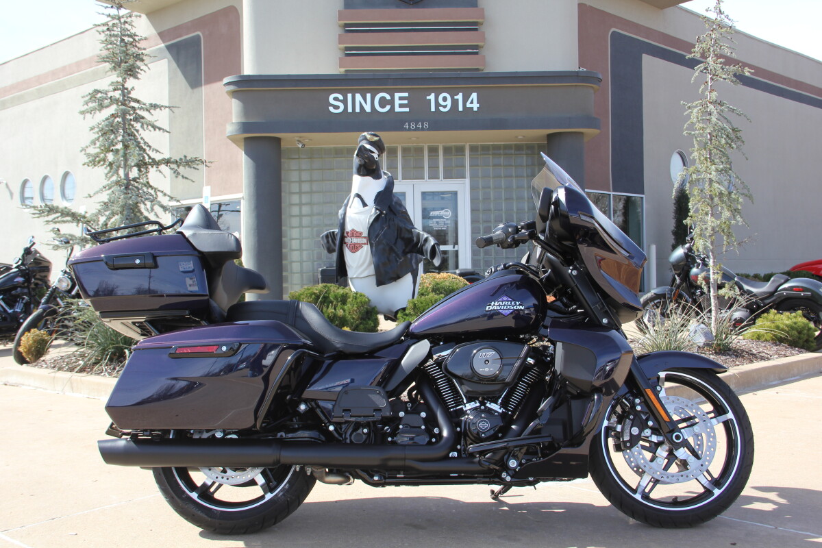2025 Harley-Davidson Street Glide Ultra Mystic Shift - Black Finish - Photo 2