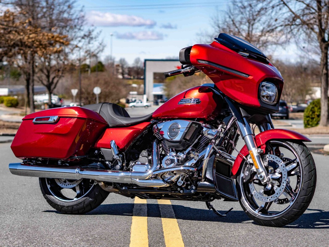 FLHX 2025 Street Glide - Photo 2