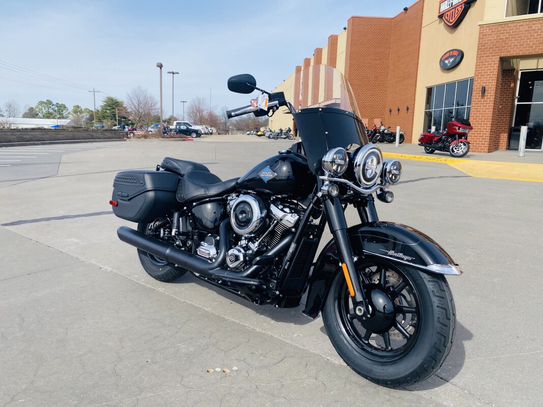 2025 Harley-Davidson Heritage Classic FLHC - Photo 2