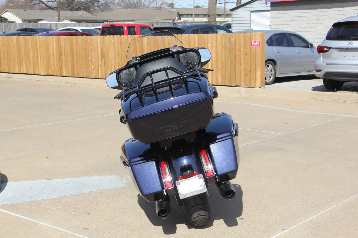 2025 Harley-Davidson Street Glide Ultra Mystic Shift - Black Finish - Photo 9