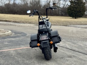 2017 Harley-Davidson<sup>®</sup> Fat Bob<sup>®</sup> Vivid Black thumb 1