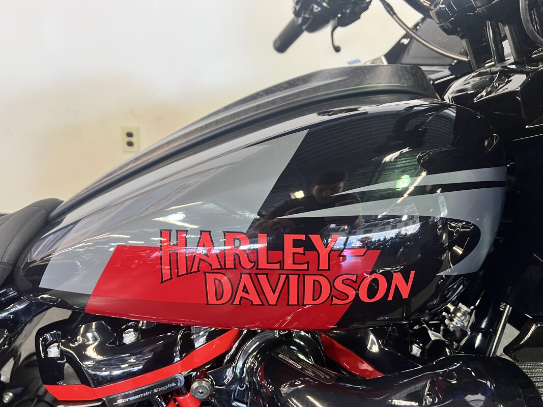 2025 Harley-Davidson CVO Road Glide ST Hot Lap FLTRXSTSE - Photo 2