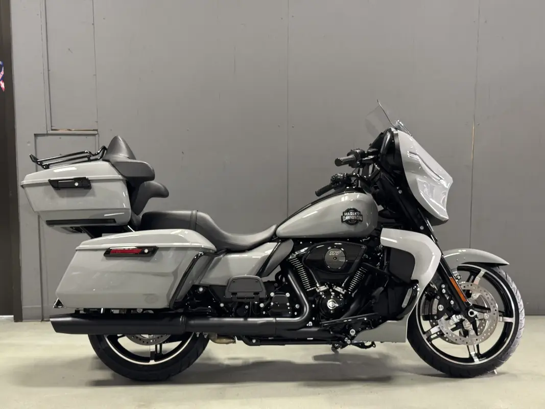 FLHXU 2025 Street Glide Ultra