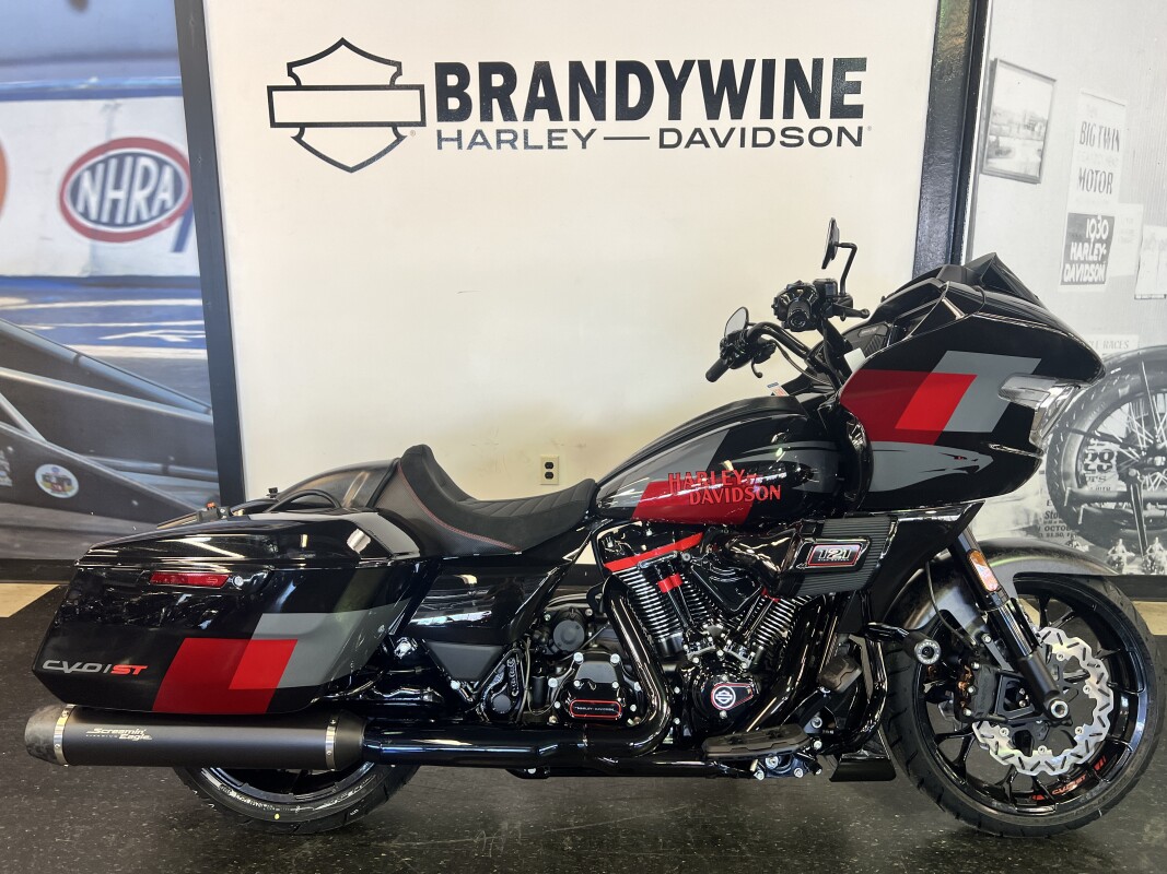 2025 Harley-Davidson CVO Road Glide ST Hot Lap FLTRXSTSE