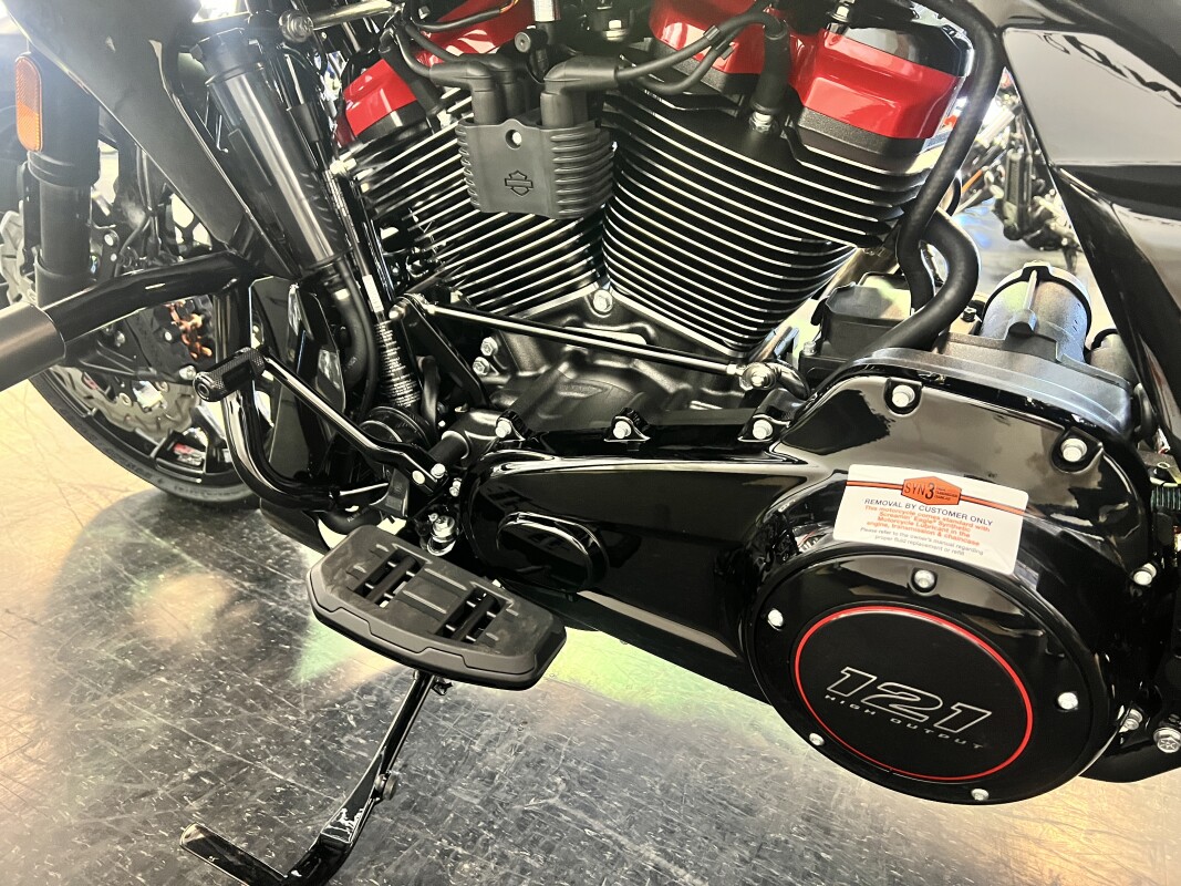 2025 Harley-Davidson CVO Road Glide ST Hot Lap FLTRXSTSE - Photo 7