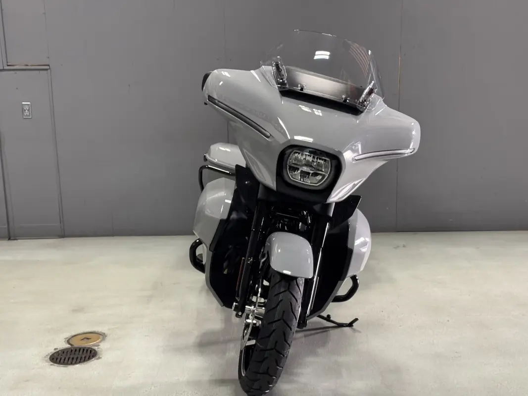 FLHXU 2025 Street Glide Ultra - Photo 7