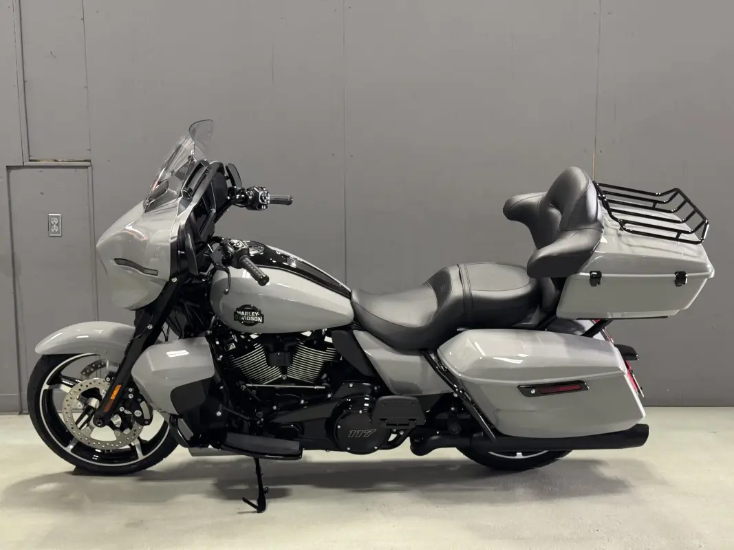 FLHXU 2025 Street Glide Ultra - Photo 2