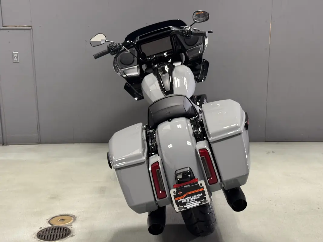 FLTRX 2025 Road Glide - Photo 8