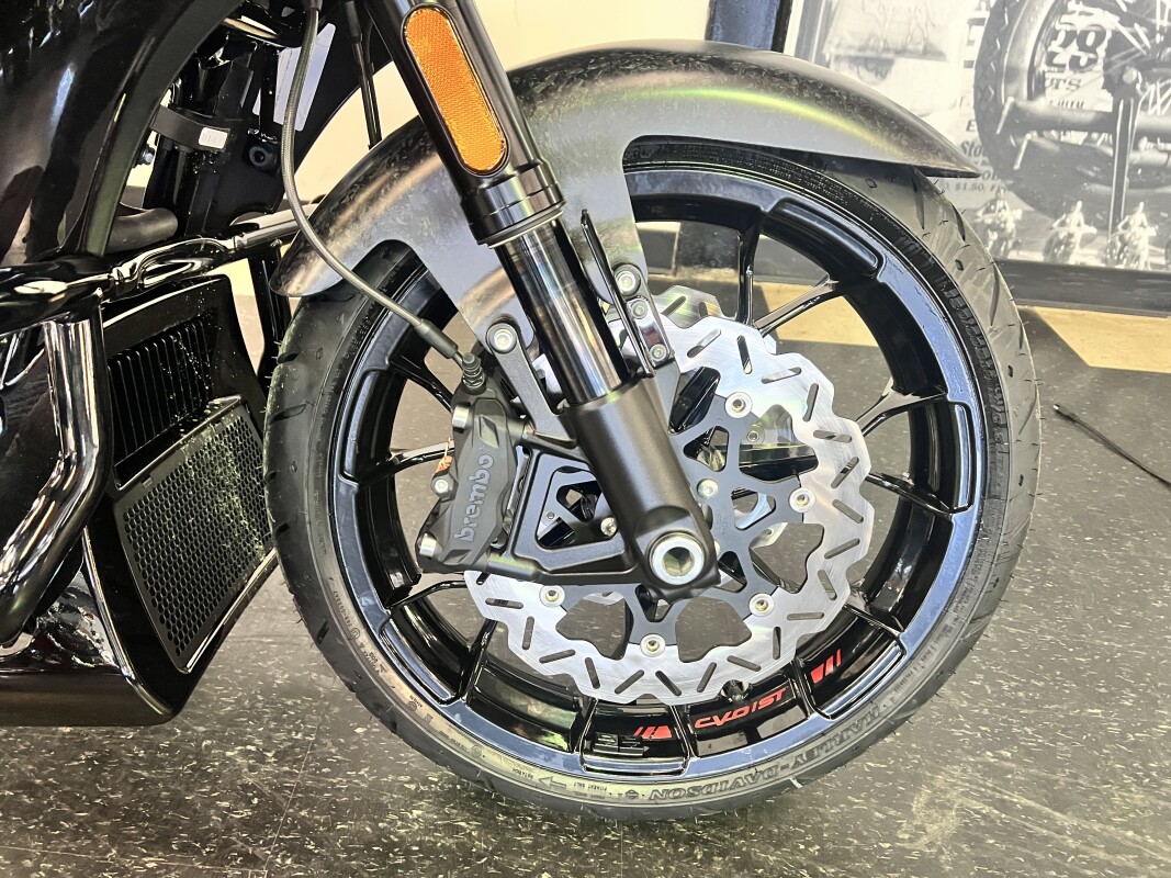 2025 Harley-Davidson CVO Road Glide ST Hot Lap FLTRXSTSE - Photo 3