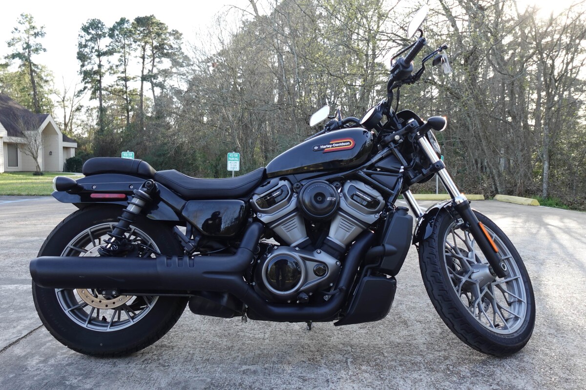 HARLEY-DAVIDSON　2022年製　ノースリーブ　　M Street Bob® 114 | Thunderbird Harley-Davidson®