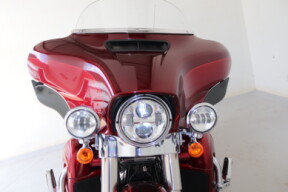 2017 Harley-Davidson<sup>®</sup> Ultra Limited Low Red thumb 1